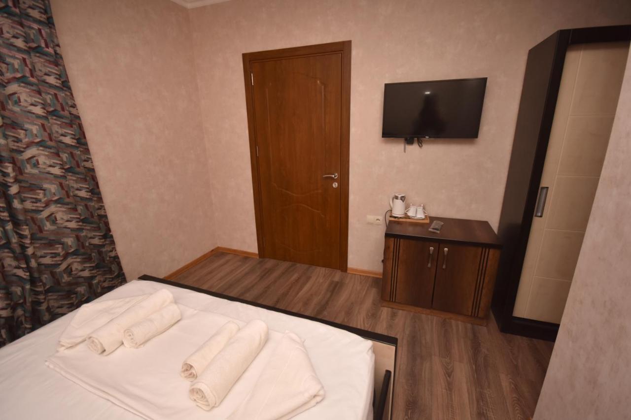Hotel & Restaurant Sokhumi Zugdidi Extérieur photo
