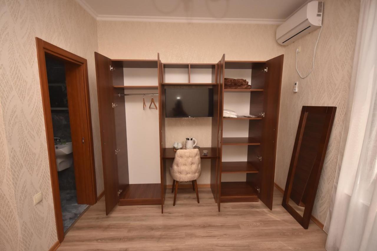 Hotel & Restaurant Sokhumi Zugdidi Extérieur photo