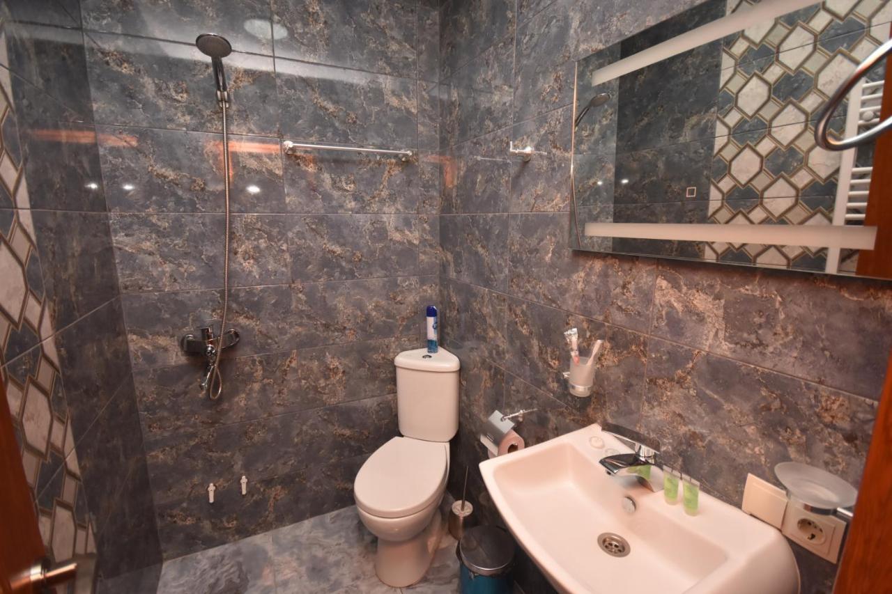 Hotel & Restaurant Sokhumi Zugdidi Extérieur photo