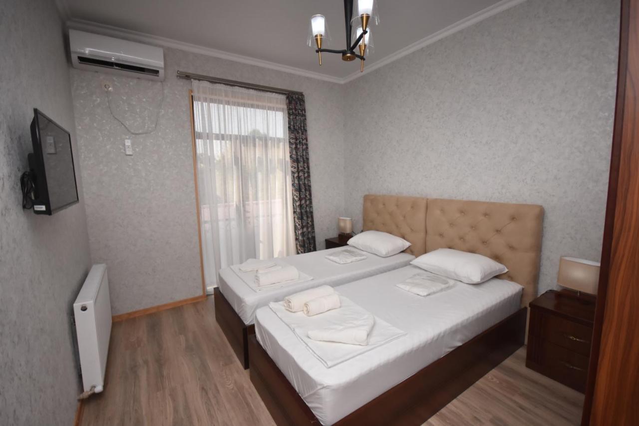 Hotel & Restaurant Sokhumi Zugdidi Extérieur photo