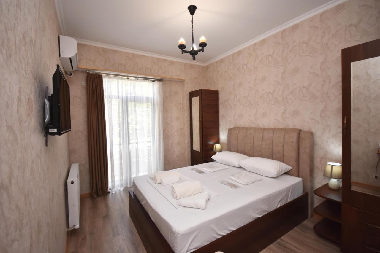 Hotel & Restaurant Sokhumi Zugdidi Extérieur photo