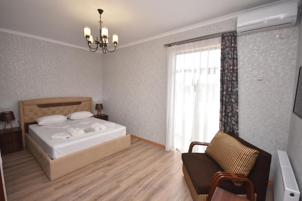 Hotel & Restaurant Sokhumi Zugdidi Extérieur photo