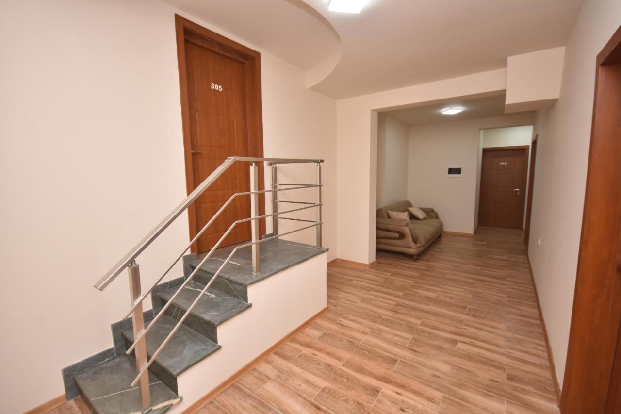 Hotel & Restaurant Sokhumi Zugdidi Extérieur photo
