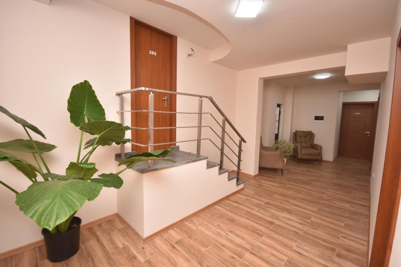 Hotel & Restaurant Sokhumi Zugdidi Extérieur photo